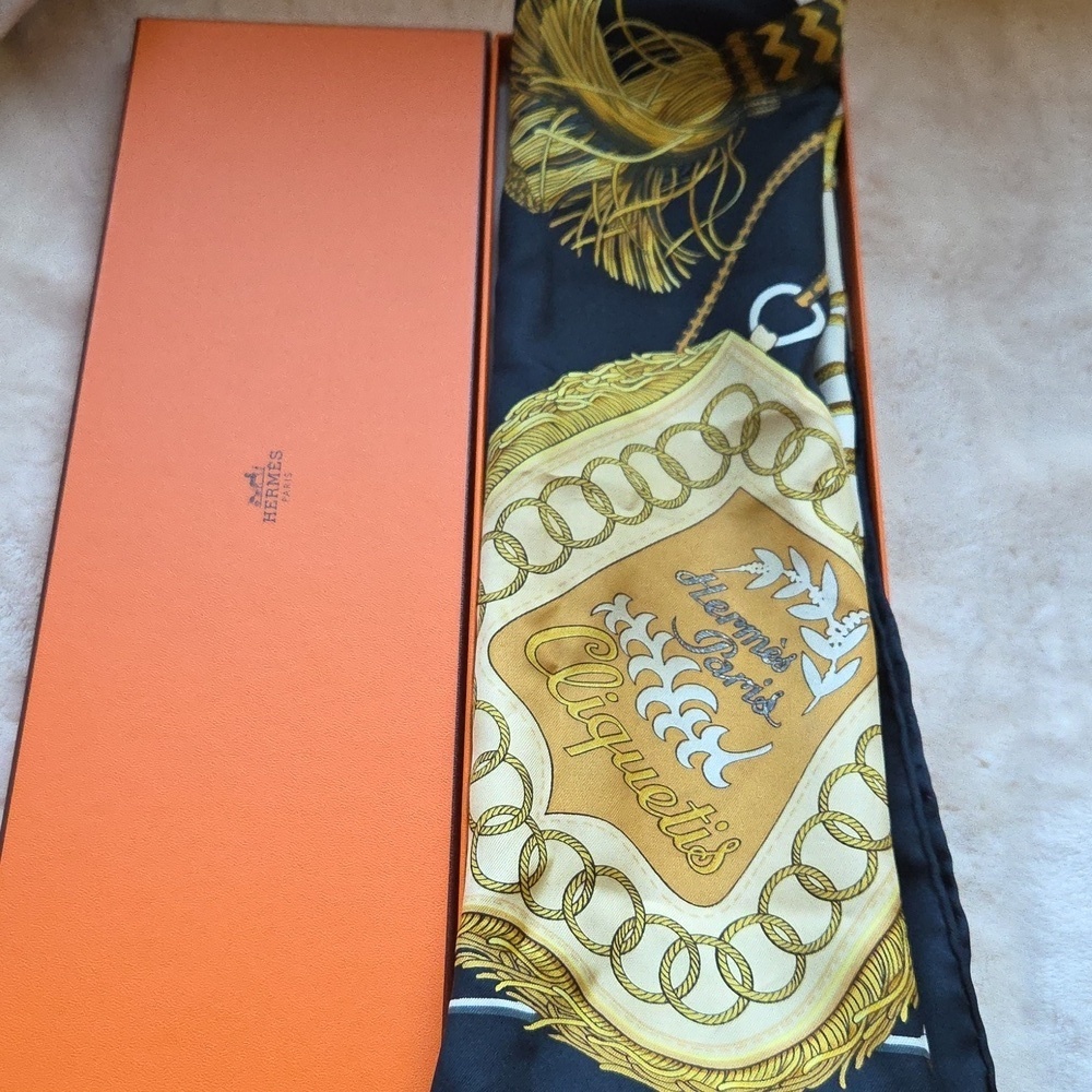 Hermes Elegant Black and Gold Nautical Scarf 100%Silk - Picture 5 of 7